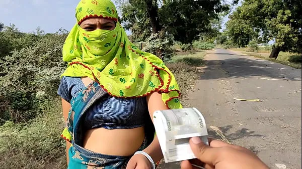 بڑے Gave 2000 thousand rupees to Komal and brought her to the lodge and fucked her without condom نئے ویڈیوز