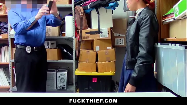 Mall Security Guard Gets to Punish Thief Teen - Fuckthief Video baru yang besar