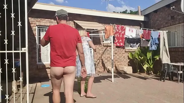 Grote Outdoor fucking while taking off the laundry nieuwe video's