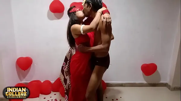 대규모 Loving Indian Couple Celebrating Valentines Day With Amazing Hot Sex개의 새 동영상