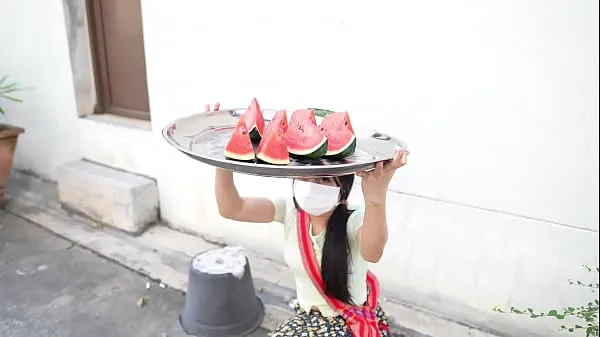 Poor Street Food Girl Seduce Old Headmaster Video baharu besar