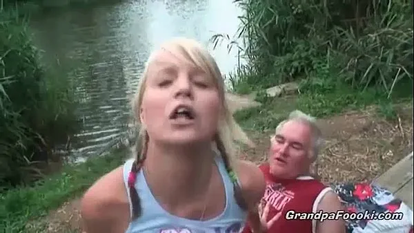Velká Gorgeous blonde rides dick on the river shore nová videa