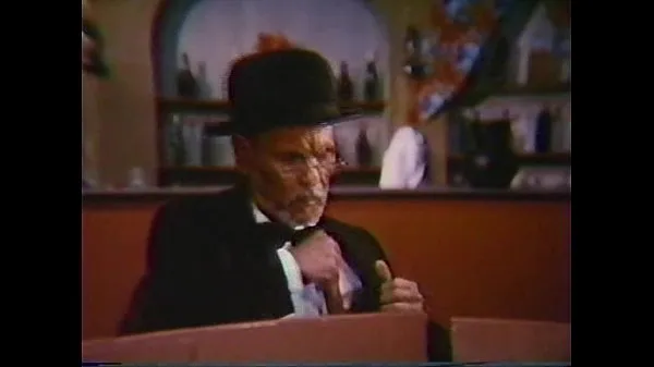 Grosses homme armé appelé Papaco (1986 nouvelles vidéos